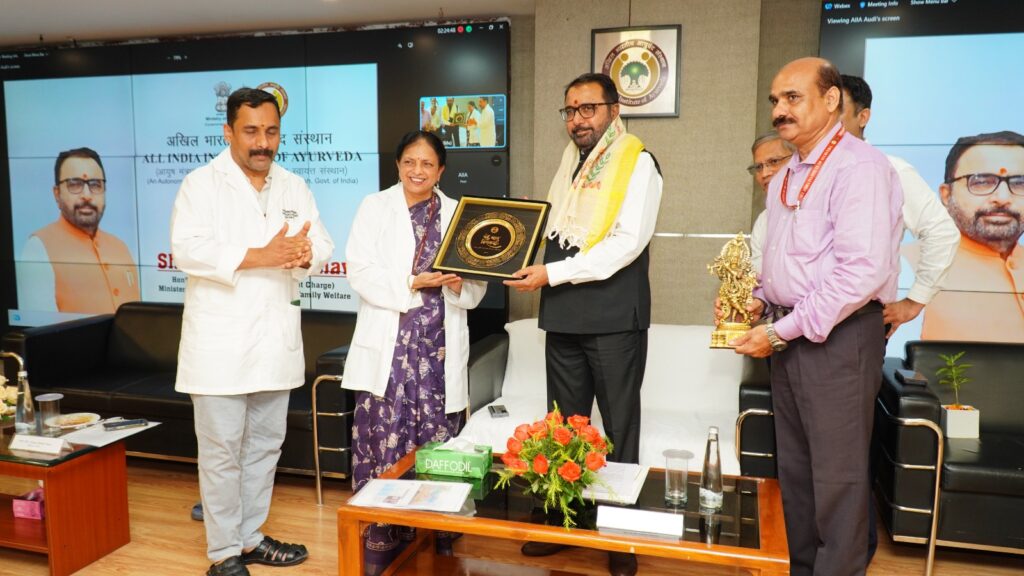 Minister of State (Independent Charge) of the Ministry of Ayush and Minister of State of the Ministry of Health and Family Welfare, Prataprao Jadhav @mpprataprao j