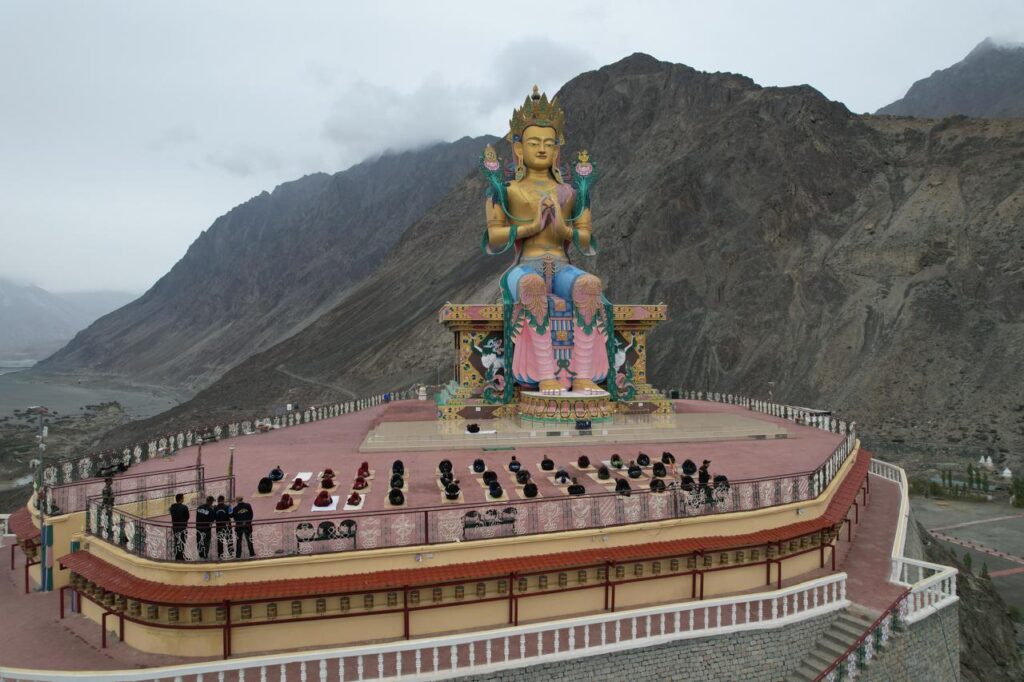 ndian Army practicing Yoga at NubraValley