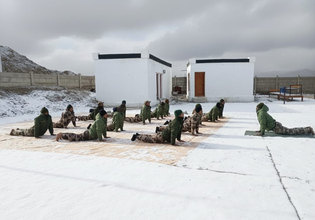 Ayurveda: कैसे बचें कड़ाके की ठंड से बचने की तीन उपाए